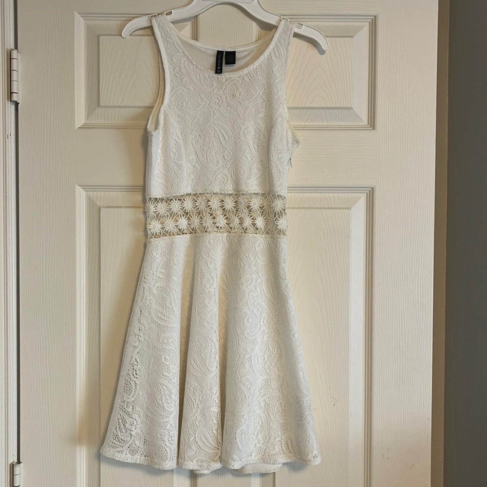 Tilly’s white floral dress